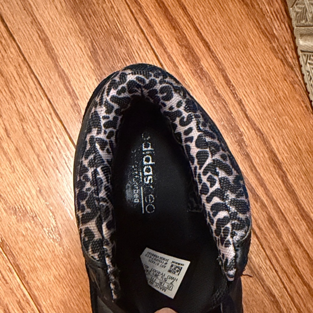 Women’s Size 7 adidas Black High-Top Sneakers with White Soles & Leopard Accent - Picture 7 of 12